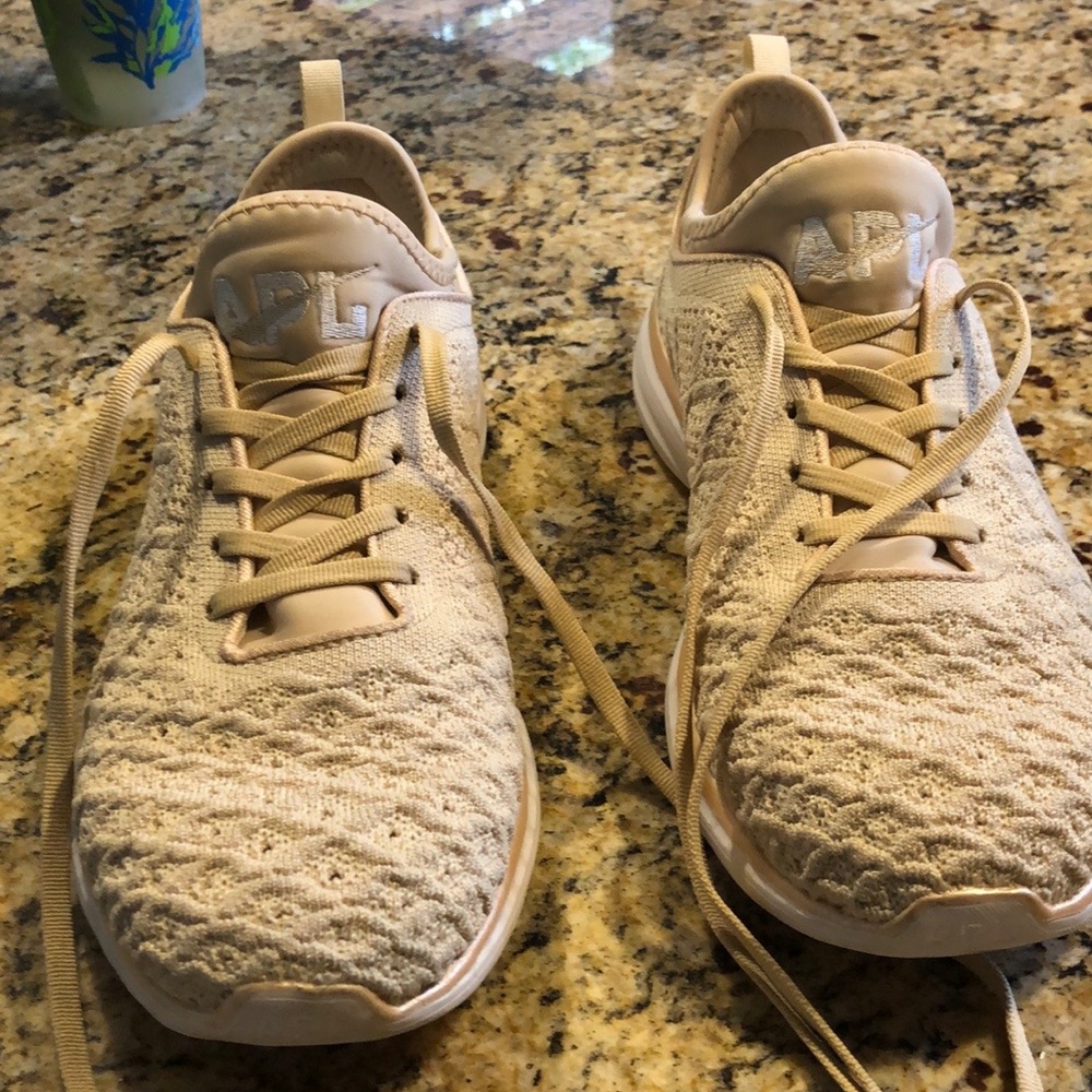 Men’s APL size 10 athletic shoes